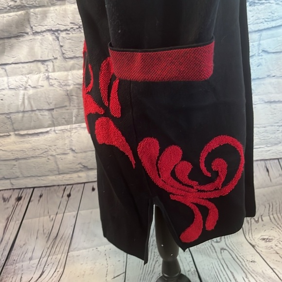 Chico’s Long Open Cardigan Sweater Duster Black with Red Design Chicos Size 2 - Picture 4 of 9